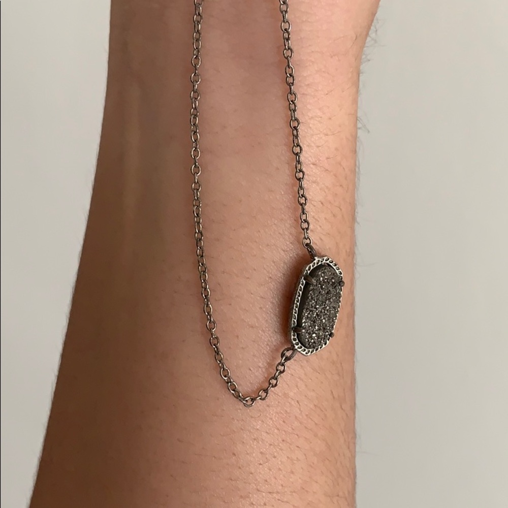 Kendra Scott necklace